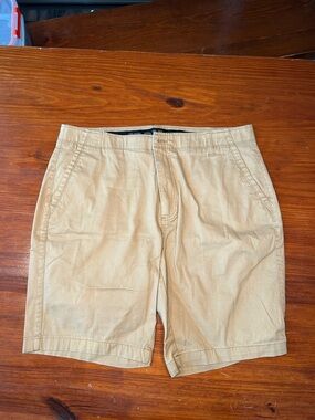 Men's Flat-Front Casual Shorts in Khaki